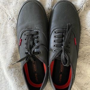 Men’s shoes size 10